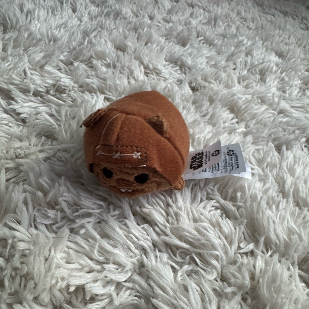 Disney Tsum Tsum Star Wars mini Ewok- like new, retired